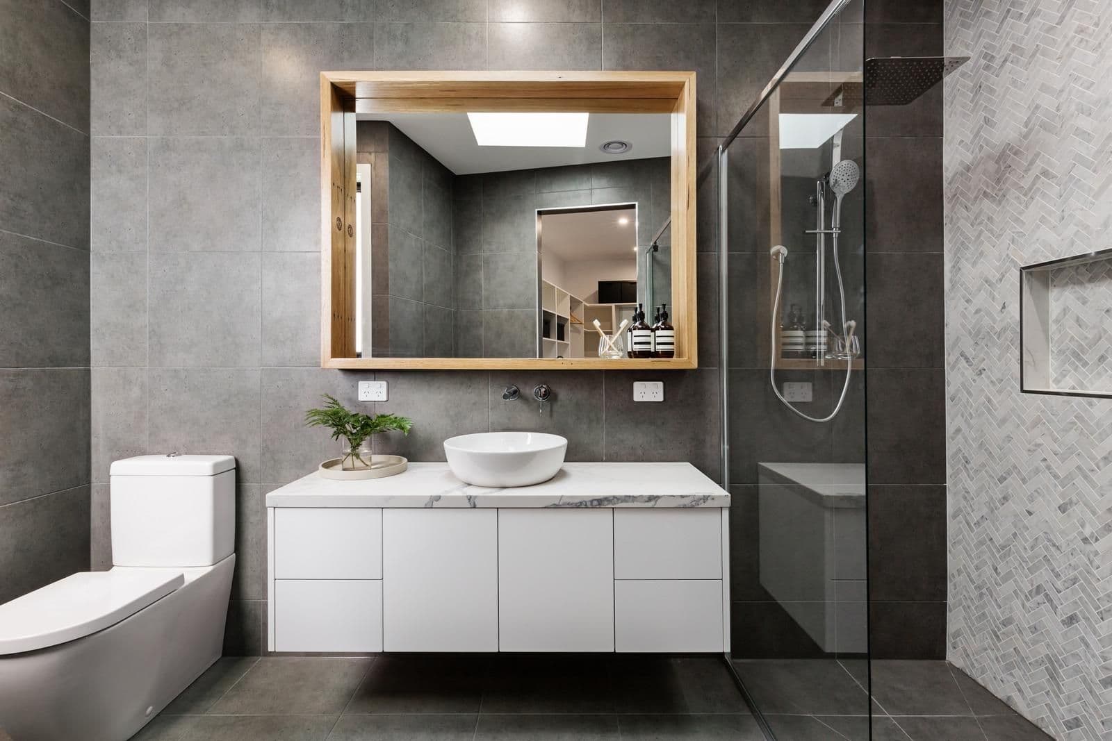 BATHROOM WALL & FLOOR TILING