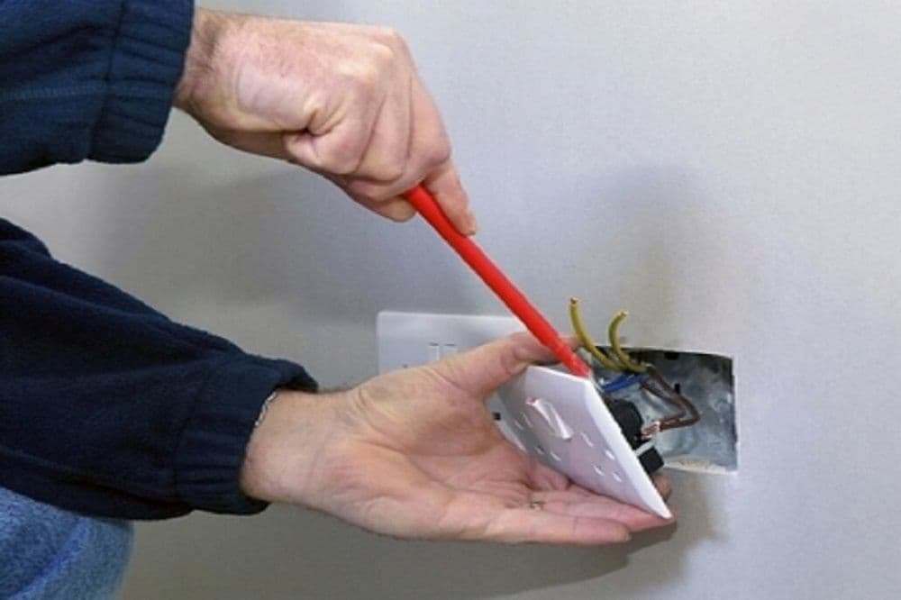 SOCKET & SWITCH REPLACEMENT